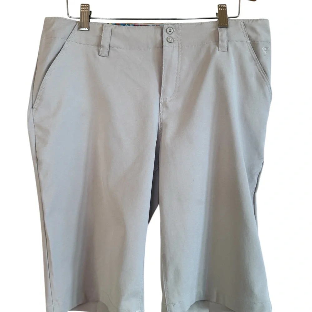 Elegant Women's Light Tan Bermudas